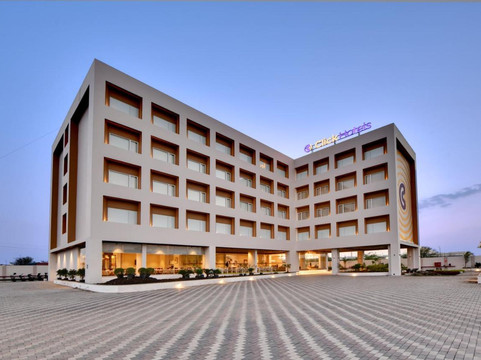 Click Hotel Pithampur