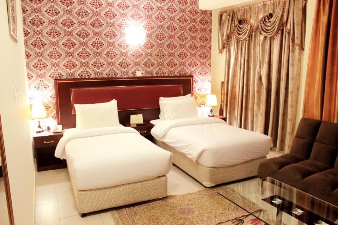 Montreal Naif Hotel