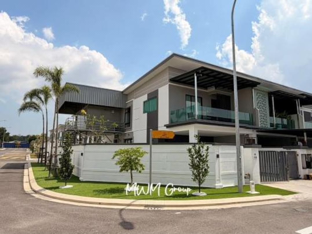 Ulu Tiram MW Luxury Pool Villa with Indoor playground KTV BBQ