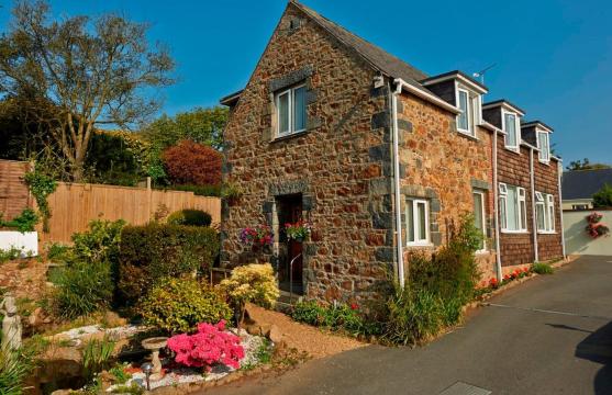 巴巴利酒店-官方