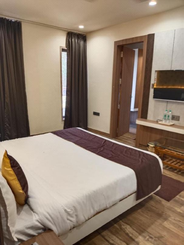 Hotel Tarun Palace, Bhopal