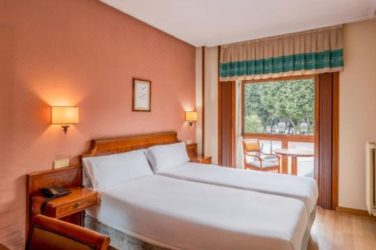 B&B HOTEL Gijón Centro Begoña