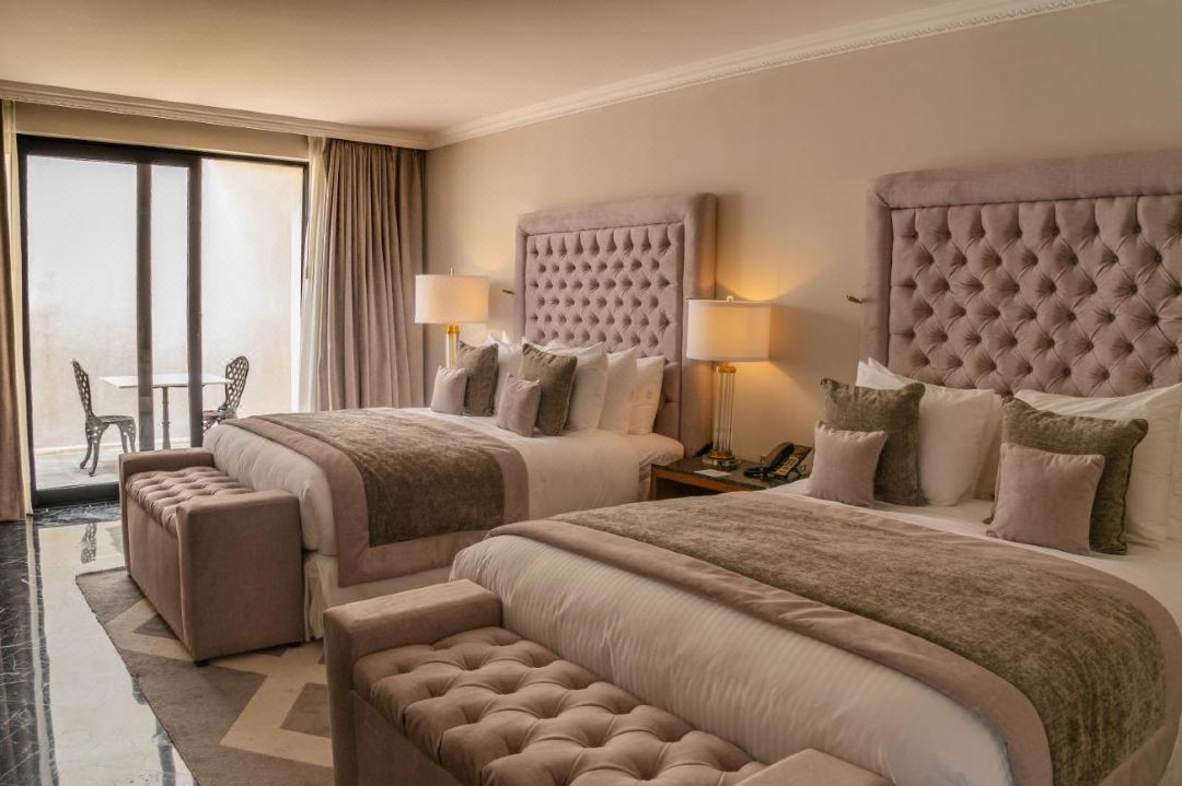 โรงแรมพลาซ่า 79