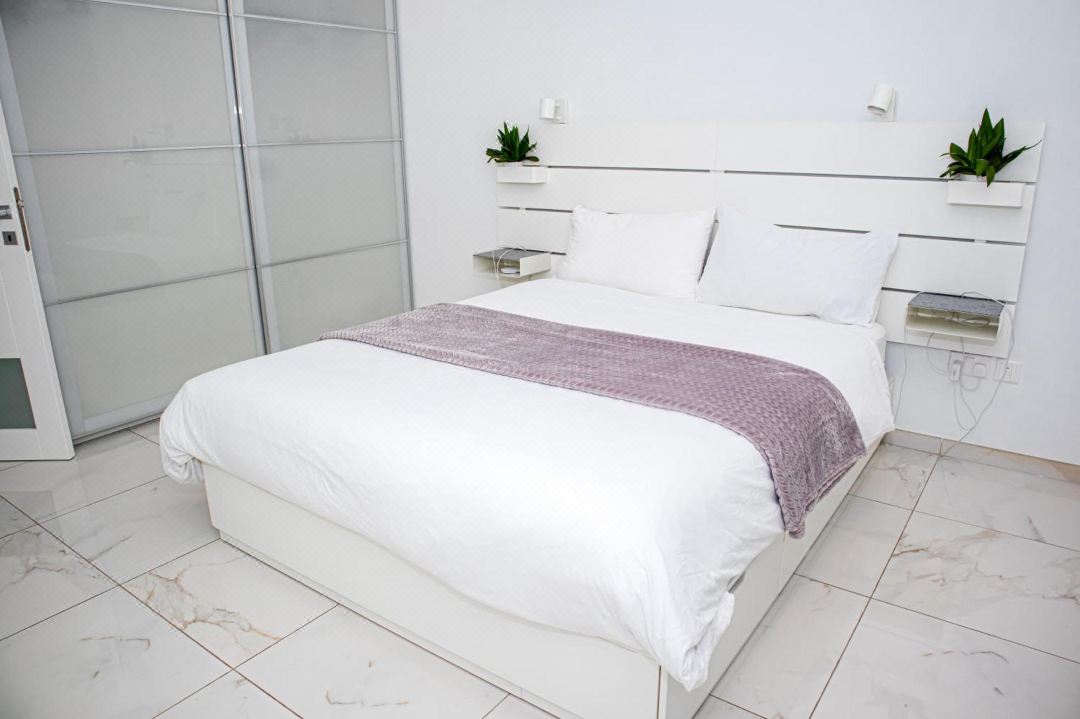 A52 - Apartment with Sea and Country Views