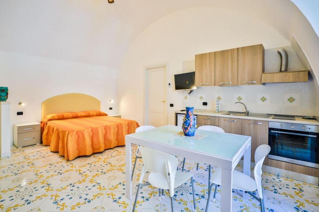 Della Monica Rooms
