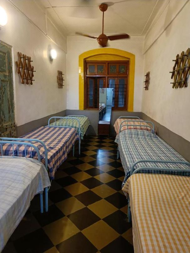 Hostel Vasantashram CST Mumbai, Free Wifi with 1940s Retro Vibe