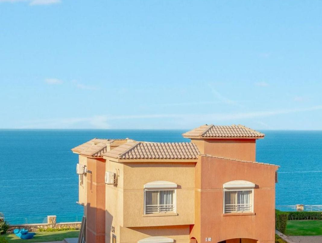 Telal Villa overlooking the sea