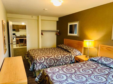 Toronto Lakeshore Hotel