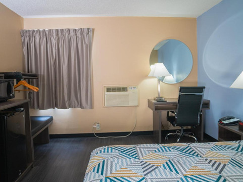 利奇菲尔德速8酒店