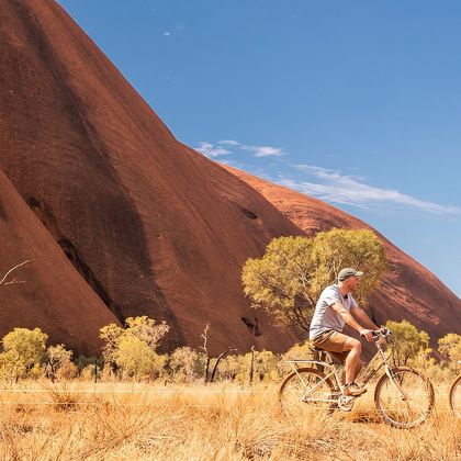 澳大利亚乌鲁鲁寂静之声晚宴+日落+观星+原住民表演一日游