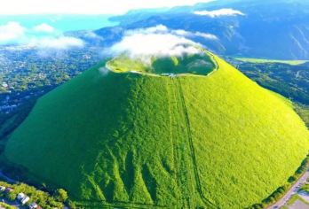 东京伊豆大室山+城崎海岸+伊东马琳小镇一日游，免费大室山缆车【大室山-酷似抹茶布丁的神级美景，动漫电影《你的名字》取景地，含大室山缆车费用】