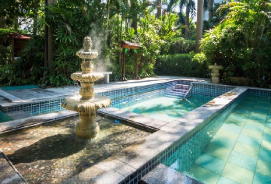 广东清远聚龙湾温泉一日游【东南亚园林风格的露天温泉】【[团队出游]您是否需要策划一场完美的公司旅行，快点击客服咨询吧】