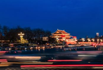 长城+鸟巢一日游（天安门升旗+午餐+免费接+讲解）【五环内免费上门接，赠送观看升国旗仪式，天天发团。】