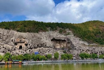 少林寺+龙门石窟一日游【本土地接老牌◆可选私家团◆金牌导游】【[品牌实力]禅源文旅25年地接老社，始于1999年，专注于河南地接旅游线路；连续多年评为先进单位。】