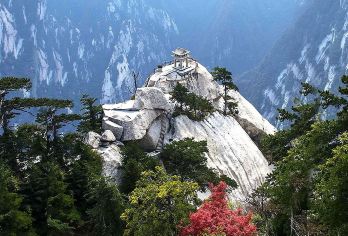 华山+兵马俑一日游【2-8人小团 | 赠兵马俑讲解.纯玩】【[轻松出游]2-8人私家小包团，三环内上门接送，旅途轻松省心】