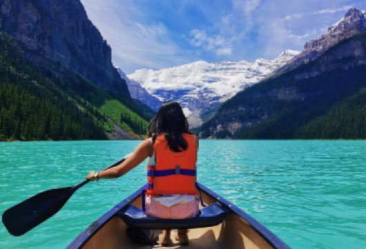 加拿大卡尔加里+班夫国家公园+翡翠湖+莫兰湖一日游【英文团】【探索露易丝湖、梦莲湖和翡翠湖的标志性美景，每一处都能让您领略到令人惊叹的自然风光。】