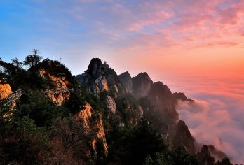 郑州：老君山一日包车（仅限中国游客，包含港澳台）行程可调@【俯瞰众山观云海、看彩林、登峰赏日落、遇雪景多维度欣赏云台山四季风光于老君山之巅赏落日晚霞】