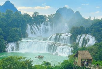广西崇左定制一日游/景点定制/中、英文导游/私人包车@【德天跨国瀑布：德天跨国瀑布雄奇壮观，横跨中越两国】