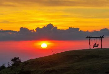 [日落团]红石崖+敕勒川草原+天赐草原（精品纯玩）【[接待保障]最多8人团，二环内酒店接送，草原打卡拍照随走随停！】