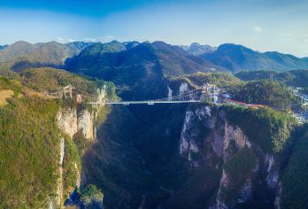 张家界大峡谷玻璃桥一日游【纯玩团无购物+一价全含无自费景交】【[品质保障]一价全含无自费－全景畅玩张家界大峡谷玻璃桥，一价全含，网红景点一网打尽，打卡网红蹦极台】