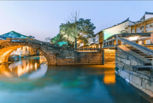 西塘古镇+周庄+万三水上财道+【上海周边游/中英韩导游可选】【漫步周庄古镇，体验江南水乡的独特风情与宁静生活】