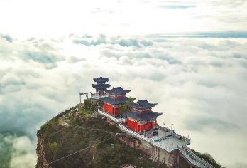 邢台出发古武当山夜爬一日游【看看古武当山的金顶】