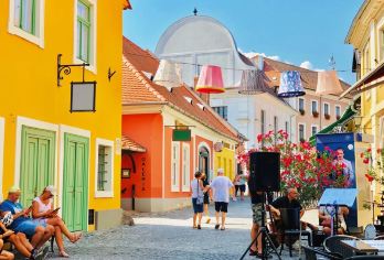 解锁匈牙利小众宝藏【圣安德烈+巴拉顿湖+蒂豪尼半岛】【中文司导，全程中文沟通翻译无压力！专业行程规划师为您规划线路，合理出行少走冤枉路。】