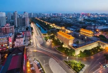 西安城墙+西安钟鼓楼广场+大雁塔+大唐芙蓉园+千古情一日游【专人专车服务，纯玩无购物包车自由行，可代订门票服务，优质司导，车况良好、出行无忧！】