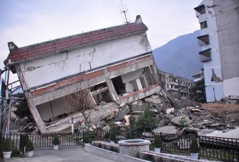 北川老县城地震遗址+地震纪念馆+寻龙山景区一日活动【绵阳市区或江油市区及机场，车站，酒店上门接送，免去频繁转车】