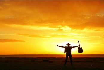 青海日月山，青海湖，金沙湾的包车一日游【舒适便捷出行，网红景点打卡，多元景观体验，行程可做调整】