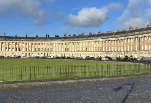 英国伦敦+罗马浴场+皇家新月楼+巨石阵包车一日游【包车游不拼车|中文司机服务|景点可调|可定制日游】