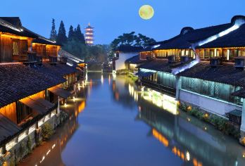 乌镇东栅+南浔夜景一日游【浙里好玩ღ双5A水乡古镇ღ日夜景】【[纯玩保障]口碑推荐，品质保障，价格透明，大门票全含，纯玩无购物！】