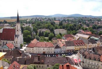 维也纳--克雷姆斯 + 杜伦斯坦 + 瓦豪河谷葡萄酒之旅【沿多瑙河探索瓦豪河谷葡萄酒产区，串联 “河谷门户” 克雷姆斯、“蓝塔小镇” 杜伦斯坦】