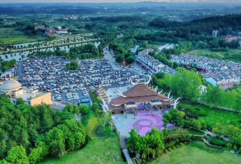 木兰草原一日游【一单一团丨私家团包车游】【独特的自然风光​，万亩草场、公主湖等景观】