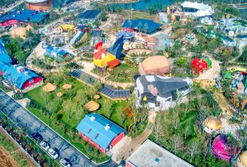 奇幻谷里飞着玩，汉江游轮躺着浪 —— 白加黑的快乐密度超标了【中文司机】