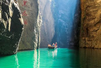 恩施屏山峡谷一日游【◆指定酒店接◆屏山大峡谷一日游】【经验丰富，阿哥幺妹带您玩转恩施！0购物 时间充足】