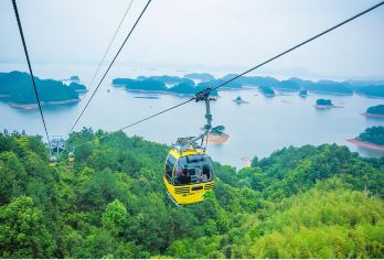 千岛湖中心湖区+梅峰岛+月光岛纯玩一日游·上门接·千岛湖全景【[游船任选]我们家的全景千岛湖，采用官方游船穿越千岛湖湖光山色】