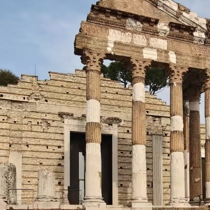 包车游狮子之城布雷西亚：城堡+新旧教堂+神庙+修道院+美术馆