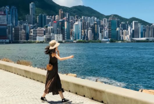 香港黄大仙祠+太平山顶+维多利亚港+天星小轮纯玩全景观一日游【[经典全景]星光大道-西九龙艺术公园-太平山观海】