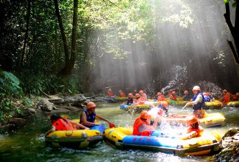 峒那屿湾+古龙山大峡谷一日游【2-8人团/私家团/上门接送】【[古龙山大峡谷]体验峡谷观光游、地下河探秘漂、快乐激情漂、三峡二洞经典漂等特色场景。】