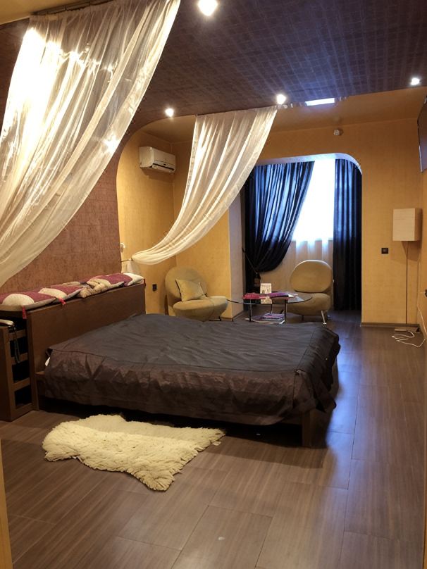 1000 I Odna Noch Hotel