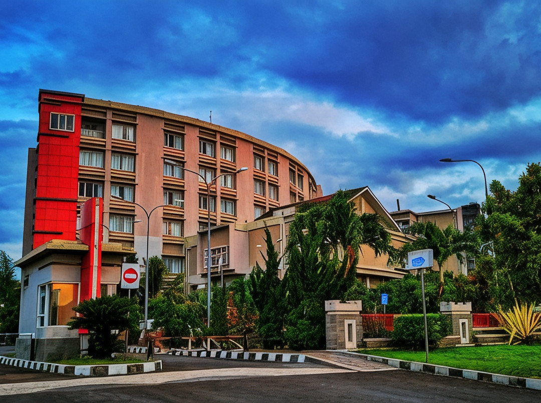Tutuyan酒店住宿-Sutan Raja Hotel Amurang