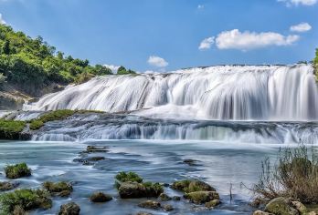 黄果树瀑布+花溪夜郎谷一日游【私家团+独立包车游+上门接送】【黄果树瀑布如银河倾泻，展现大自然的豪迈；花溪夜郎谷似神秘宝藏，散发着古朴神秘的魅力。】