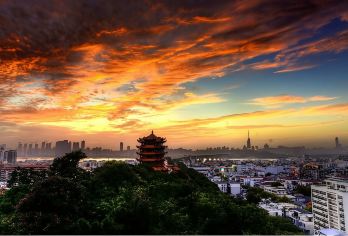 黄鹤楼+省博+东湖+辛亥革命纪念馆+昙华林【私家团】【[行程特色]穿越千年近代史、感受江城变迁】