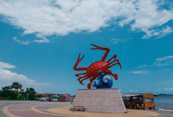 青岛崂山一日游【2-6人小团/赠送游艇船票/免费提供赶海工具【赠送游艇出海+免费提供赶海四件套：小桶、小铲子、小耙子、抓蛏子的盐】