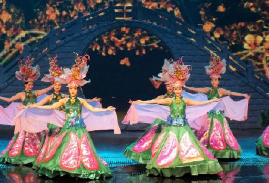 商务车丨可选英文导游丨杭州出发 杭州西湖+雷峰塔+宋城1日【[精选景点]杭州深度漫游，品味“人间天堂”风情！】