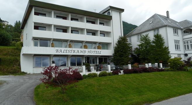巴莱斯特兰酒店-官方