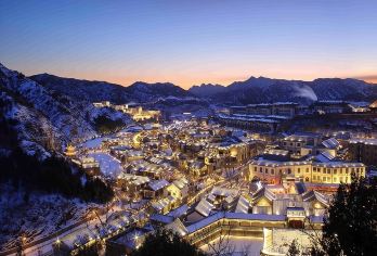 北京古北水镇2-8人独立私家团 【赏秋含水镇门票.上门接送】【长城脚下的星空小镇、北方古镇、古朴典雅、畅游山水间、尽赏江南风光；】