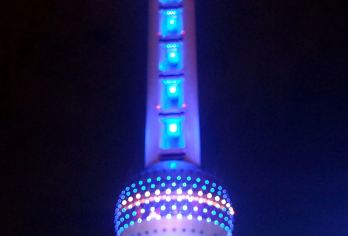 商务车丨英文导游丨朱家角+东方明珠1日【[精选景点]朱家角古镇（含游船）深度漫游，东方明珠体会上海风情！】