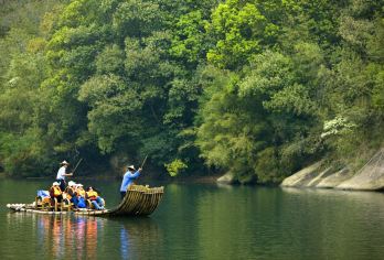 福建武夷山一日游：可选九曲溪竹筏/印象大红袍演出+12人小团【[福建双世遗]自然风光独特，人文历史悠久，美食诱人，气候宜人】